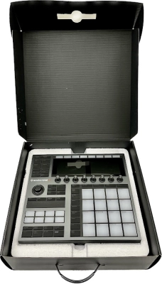 Native Instruments - MASCHINE PLUS 2